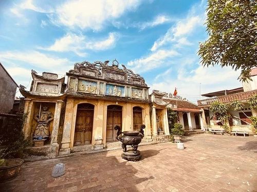 Đền Trà Đông - nơi thờ ông tổ nghề đúc đồng.