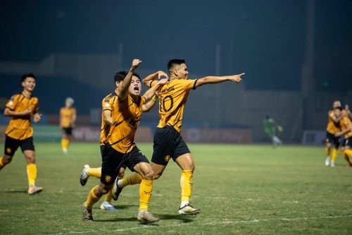 Đông Á Thanh Hóa chiến đấu bằng tinh thần quả cảm đáng khen ngợi để mang về 3 điểm ngọt ngào cho người hâm mộ quê nhà.
