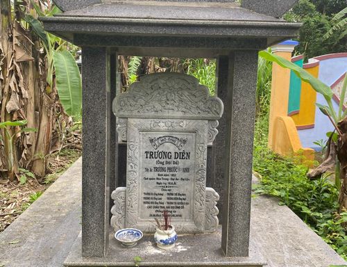 Mộ cụ Đội Đóa tại làng Hóa Trung, thôn Phú Hòa, xã Đại Lộc. Ảnh: VT.