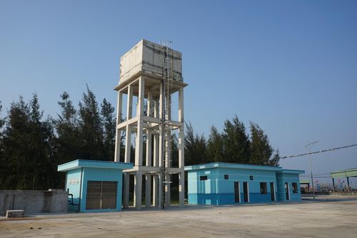 Các hạng mục chính của cảng cá Hồng Triều đã hoàn thiện nhưng chưa đưa vào hoạt động. Ảnh: LÂM VIÊN