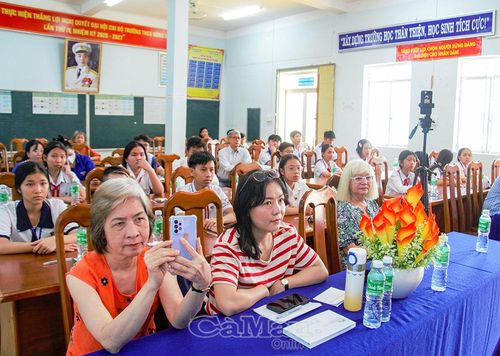 Đại biểu tham dự buổi trao học bổng VNSF.