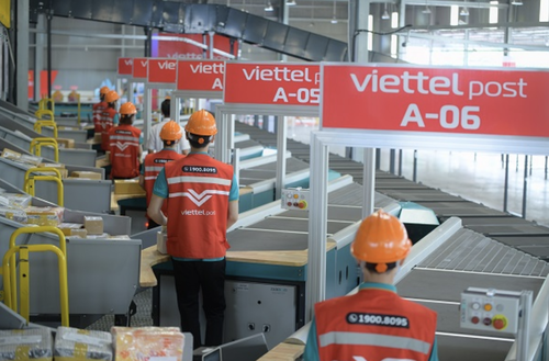 Theo Viettel Post, phạm vi áp dụng của phụ phí xăng dầu là toàn bộ các dịch vụ chuyển phát trong nước do doanh nghiệp cung cấp.