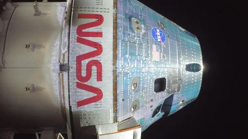 Hình ảnh tàu vũ trụ Orion trên hành trình đưa con người bay quanh Mặt Trăng trong sứ mệnh Artemis 2. (Ảnh: NASA)
