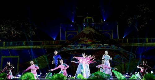 Chương trình "Bước chân di sản" kết hợp trình chiếu 3D Mapping được tổ chức tại Hoàng thành Thăng Long. Ảnh: Ngọc Tú