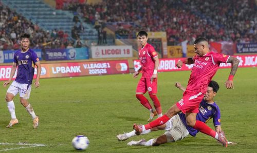  Khó có CLB nào đủ sức cản CAHN băng băng về đích số 1 ở V-League mùa này. Ảnh: CHC. 