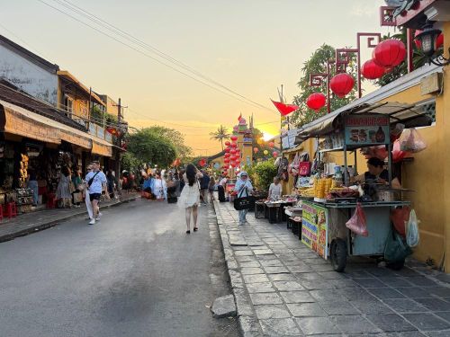 Hội An ra quân lập lại trật tự vỉa hè, vệ sinh môi trường, mỹ quan đô thị
