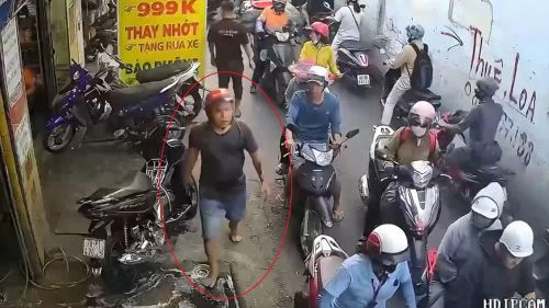 Phi rời khỏi hiện trường sau khi hành hung người can ngăn