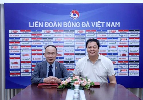 HLV Lee Woon-jae đã có nhiều thành tựu xuất sắc
