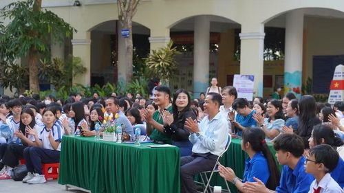 Đại biểu tham dự khai mạc Cuộc thi.