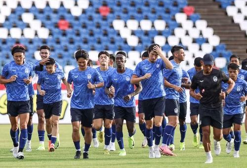 Vừa qua, đội tuyển Campuchia cho gọi tới 9 cầu thủ nhập tịch lên tuyển chuẩn bị cho giải ASEAN Cup 2026.
