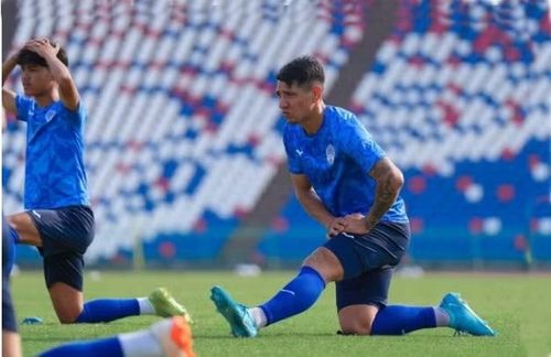 Tiền đạo Andreas Nieto, gốc Colombia là (29 tuổi, 1m76, thuộc CLB Bhayangkara, Indonesia).