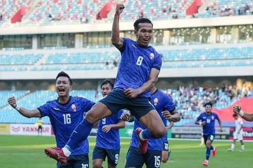 Ở kỳ ASEAN Cup 2024, tuyển Campuchia gây ấn tượng mạnh khi cầm hòa cựu vô địch Malaysia 2-2.