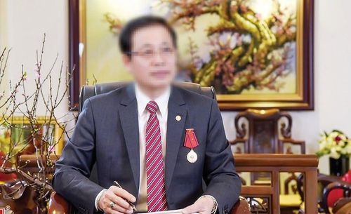 Ông Vũ Minh Châu và con trai cùng bị khởi tố.