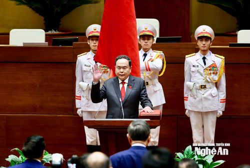 Chủ tịch Quốc hội Trần Thanh Mẫn tuyên thệ nhậm chức. Ảnh: Quang Khánh