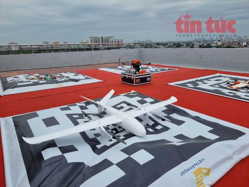 Thử nghiệm công nghệ UAV vận chuyển hàng hóa. Ảnh: XC