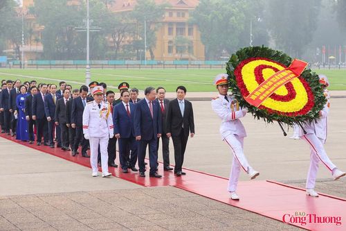 Tham gia đoàn đại biểu có: Tổng Bí thư Tô Lâm, Chủ tịch nước Lương Cường, Thủ tướng Chính phủ Phạm Minh Chính, Chủ tịch Quốc hội Trần Thanh Mẫn; Ủy viên Bộ Chính trị, Thường trực Ban Bí thư Trần Cẩm Tú.
