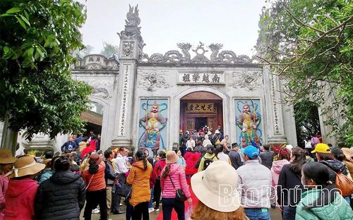 Hàng triệu du khách hành hương về Đền Hùng mỗi năm cũng chính là những sứ giả quảng bá, lan tỏa hình ảnh lễ hội đến với cộng đồng.
