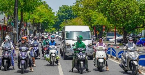 Đợt nắng nóng này còn kéo dài trong nhiều ngày tới. Ảnh: Phúc Đạt