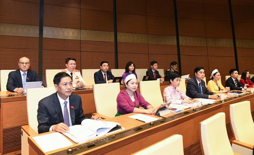 Các đại biểu tham dự phiên khai mạc. Ảnh: Lâm Hiển