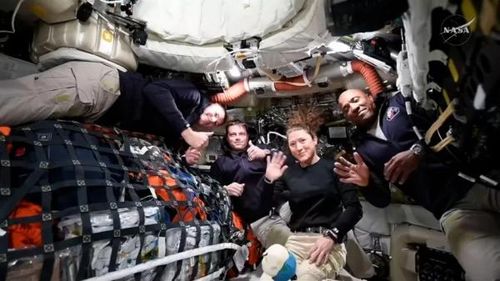 Các phi hành gia trên tàu Orion. Ảnh: NASA