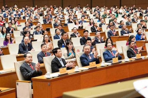 Các đại biểu dự khai mạc phiên họp.
