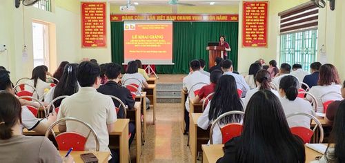 Lớp tập huấn bồi dưỡng nhận thức về Đảng.