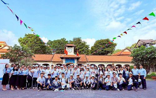  Trường THPT chuyên Phan Ngọc Hiển với thành tích ấn tượng 42 huy chương, tiếp tục giữ vững vị thế về giáo dục mũi nhọn của tỉnh.