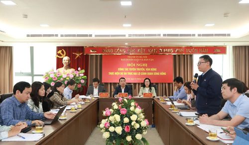 Hội nghị triển khai công tác tuyên truyền, vận động thực hiện Dự án trục đại lộ cảnh quan sông Hồng. Ảnh: Hương Ly
