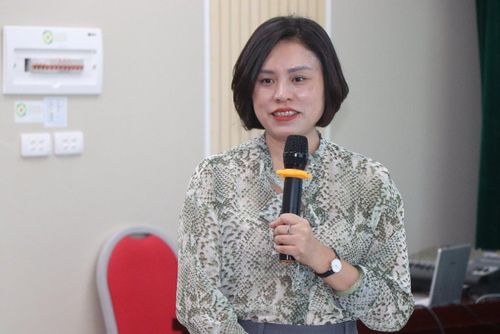  TS Vũ Thùy Dương, Trưởng khoa Xuất bản, Học viện Báo chí và Tuyên truyền, cho rằng cần có những chính sách và cơ chế đồng bộ, mang tính đột phá nhằm thu hút và phát triển nguồn nhân lực cho ngành xuất bản. Ảnh: MT&amp;CS. 