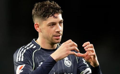  Ngoài ra, Federico Valverde được xem là chìa khóa cho cơ hội đi tiếp của Real Madrid. Khả năng hoạt động không biết mệt mỏi, hỗ trợ phòng ngự lẫn tấn công giúp anh trở thành nhân tố quyết định trong thế trận đòi hỏi tốc độ cao trước Bayern. 