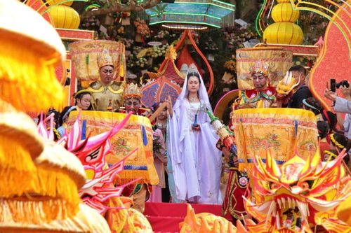Lễ hóa trang Bồ Tát Quán Thế Âm.