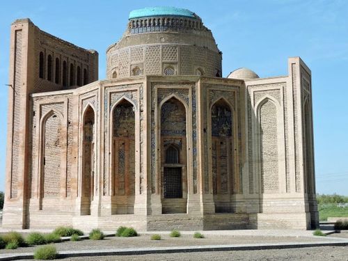 Lăng Turabek Khanum. Ảnh: Tripadvisor.