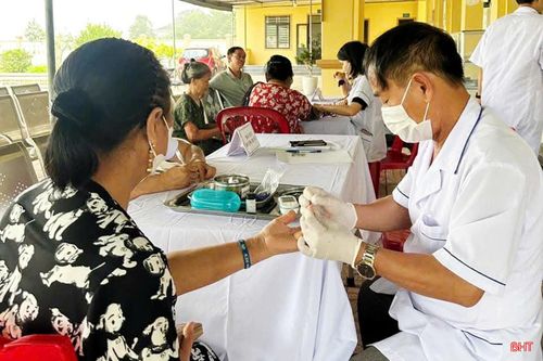 Người dân chủ động tầm soát bệnh lý đái tháo đường.