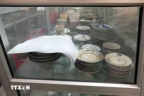 Các hiện vật đang lưu giữ tại kho của Bảo tàng Hà Tĩnh do không có nơi trưng bày. (Ảnh: Hữu Quyết/TTXVN)