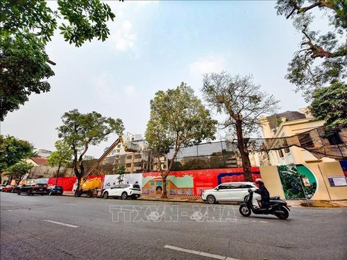 Khu đất hơn 21.151 m² chuẩn bị xây dựng quảng trường – công viên trung tâm ngay cạnh hồ Hoàn Kiếm. Ảnh: Trung Nguyên/TTXVN