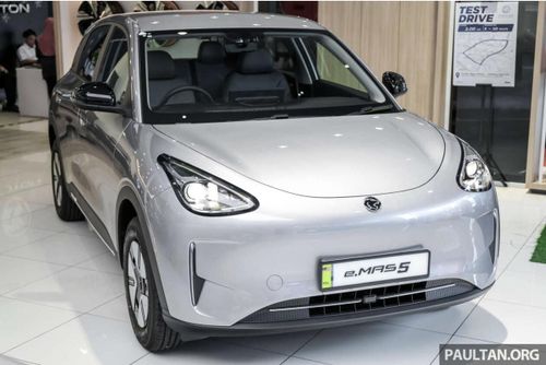 Proton eMas 5 được xem như phiên bản đổi tên của Geely EX2 khi bán tại Malaysia. Ảnh: Paultan