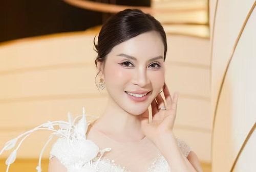  MC Thanh Mai từng là gương mặt quen thuộc với nhiều người khi là dẫn chương trình "Sức sống mới" trên VTV1. Cô từng đăng quang Á hậu cuộc thi “Ngôi sao điện ảnh ngày mai” năm 1992 do Hội Điện ảnh tổ chức. Thời đó, cô còn được biết đến với biệt danh "Nữ hoàng ảnh lịch" cũng như xuất hiện trong nhiều bộ phim đình đám 