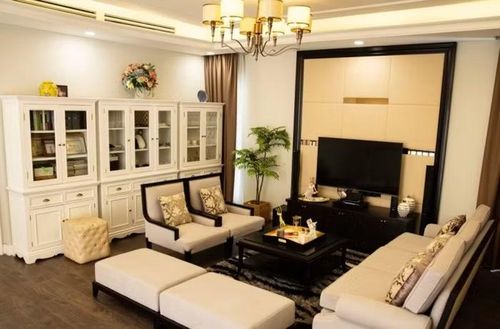 Không gian bên trong nhà thiết kế theo phong cách sang trọng, hơi hướng cổ điển cùng màu sắc hài hòa. Nội thất trong nhà được đầu tư chỉnh chu, đưa lại cảm giác vừa đủ, ấm cúng