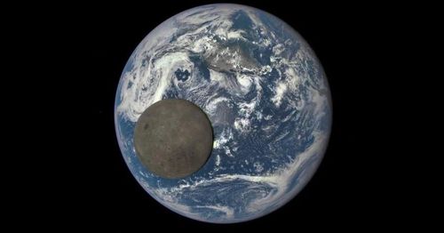 Hình ảnh Trái Đất và Mặt Trăng trong cùng một khung hình. Ảnh: NASA