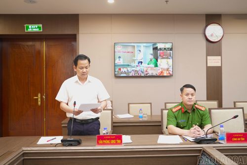 Lãnh đạo Văn phòng UBND tỉnh phát động phong trào thi đua 120 ngày.