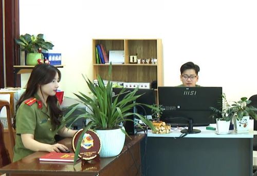 Công việc thầm lặng của CBCS Phòng Tham mưu Công an tỉnh Lâm Đồng góp phần giữ gìn bình yên cuộc sống.