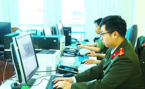 Những năm qua, nhiều lượt tập thể, cá nhân CBCS Phòng Tham mưu Công an tỉnh Lâm Đồng được Chính phủ, Bộ Công an, UBND tỉnh Lâm Đồng khen thưởng.