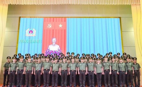 Phòng Tham mưu Công an tỉnh Lâm Đồng thầm lặng giữ nhịp bình yên cho nhân dân.