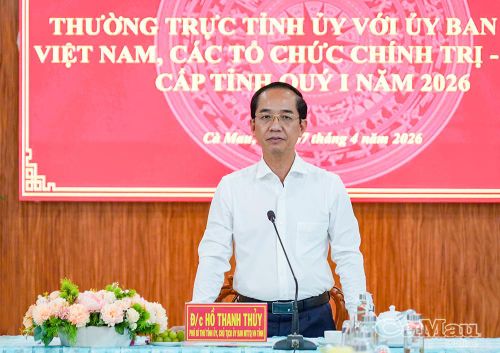 Đồng chí Hồ Thanh Thủy, Phó Bí thư Tỉnh ủy, Chủ tịch Ủy ban MTTQ Việt Nam tỉnh Cà Mau, đề nghị các tổ chức, địa phương sớm kiện toàn tổ chức bộ máy các hội quần chúng Đảng, Nhà nước giao nhiệm vụ cấp tỉnh, cấp xã đúng quy định, đảm bảo tinh gọn.