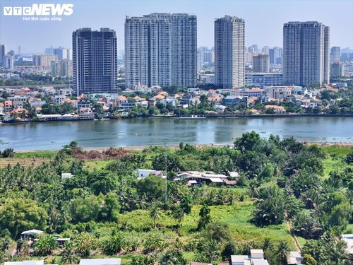 Dự án có thời hạn hoạt động 50 năm, tiến độ triển khai dự kiến trong 10 năm, từ giai đoạn hoàn thiện thủ tục đến xây dựng và vận hành. Nguồn vốn gồm hơn 14.800 tỷ đồng vốn góp của nhà đầu tư, phần còn lại huy động từ các tổ chức tín dụng.