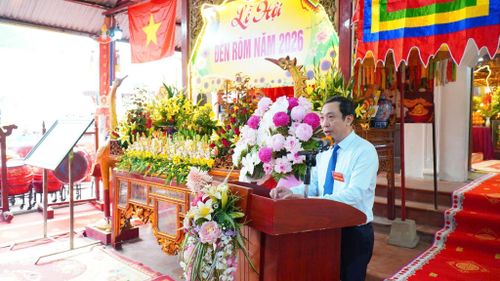 Phó Chủ tịch UBND xã Trung Giã, Trưởng ban tổ chức Lễ hội đền Rõm Nguyễn Hồng Sơn phát biểu khai mạc. Ảnh: Hương Ly