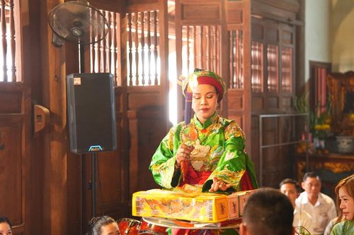 Thực hành văn hóa tín ngưỡng thờ mẫu. Ảnh: P.V