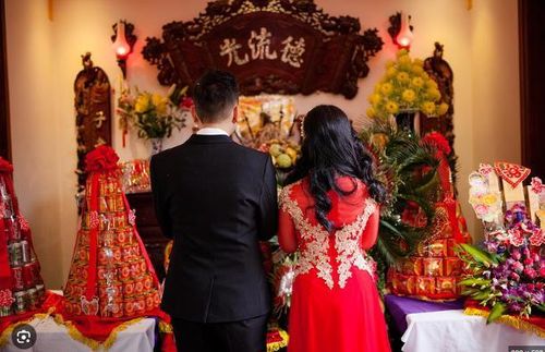 Việc tránh những ngày tháng kiêng kỵ giúp đảm bảo rằng lễ cưới diễn ra trong một bầu không khí vui vẻ và thuận lợi, tạo điều kiện tốt nhất cho một khởi đầu suôn sẻ và đầy hạnh phúc cho đôi lứa.