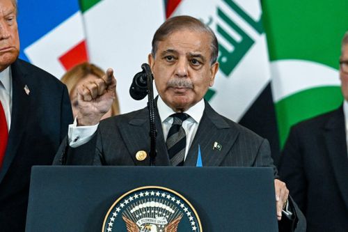  Thủ tướng Pakistan Shehbaz Sharif. Pakistan có vai trò quan trọng, làm trung gian thương lượng cho Mỹ và Iran. Ảnh: NYT