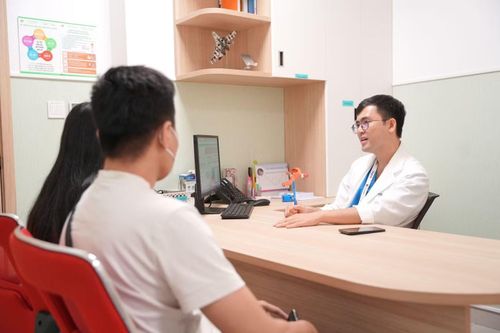 Bác sĩ Nguyễn Bình Dương - Trưởng Trung tâm Y học sinh sản Hiếm muộn Hồng Ngọc - Phúc Trường Minh.